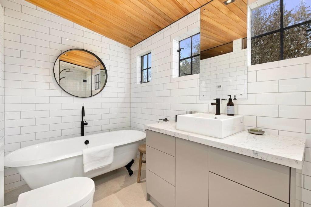 Wanaka Stone Cottage - Wanaka Holiday Home المظهر الخارجي الصورة
