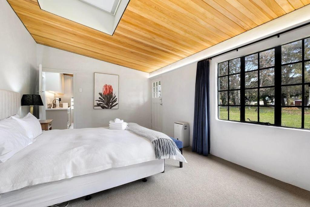 Wanaka Stone Cottage - Wanaka Holiday Home المظهر الخارجي الصورة
