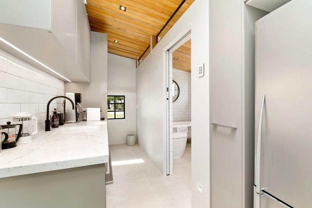 Wanaka Stone Cottage - Wanaka Holiday Home المظهر الخارجي الصورة
